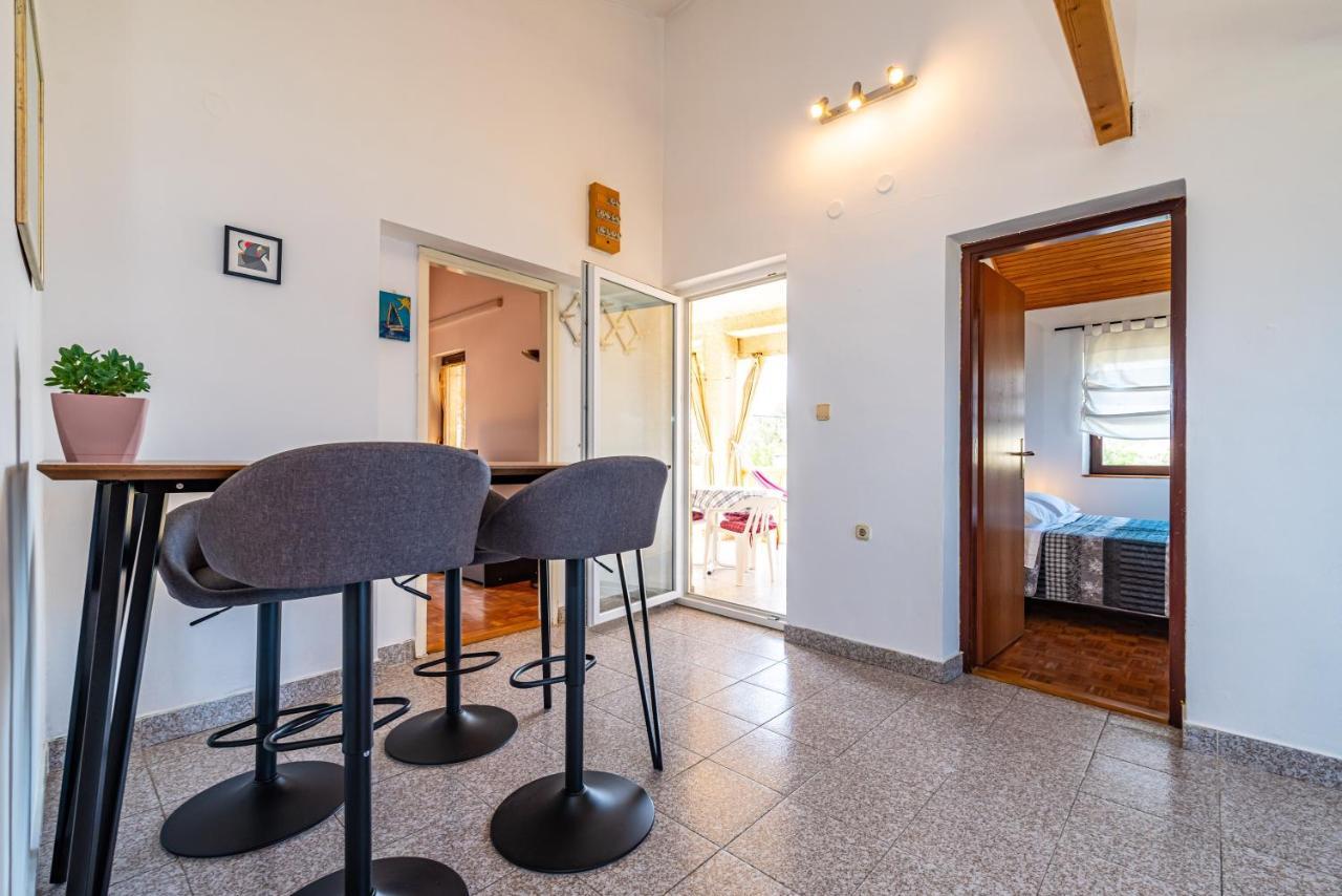 Apartment Sea And Mountain With Pool Novigrad  Номер фото