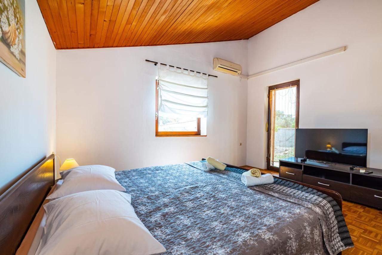 Apartment Sea And Mountain With Pool Novigrad  Номер фото